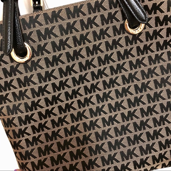 MK Michael Kors Jet Set Grab Bag Purse Beige Black - Picture 4 of 8